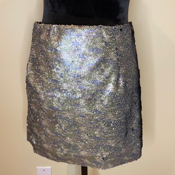 *Free People | NWT Skinny Sequin Camo Mini Skirt. R-15 - Picture 5 of 7